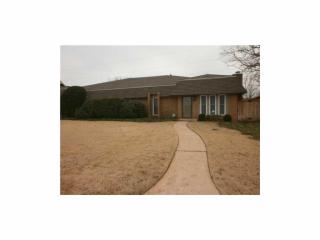 3026 Rosewood Ln, Oklahoma City OK  73120-5723 exterior