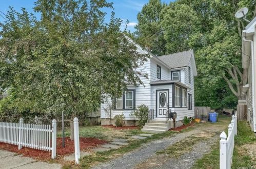 44 Hanford St, Middletown, NY 10940-4928