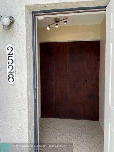 2528 38th Ave, Hollywood, FL 33021-1356