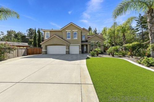 2827 Asterwood Ln, Vista, CA 92081-8108