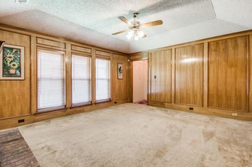912 Boxwood Dr, Lewisville, TX 75067-4220