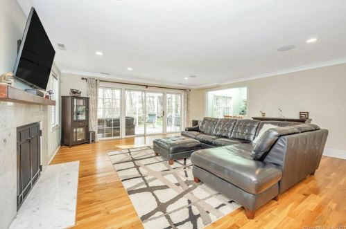 1258 Stillwater Rd, Stamford, CT 06902-1438