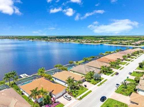 9297 Quarry Dr, Naples, FL 34120-5224