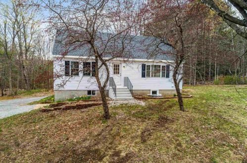 23 Raymond Rd, Deerfield NH  03037-1519 exterior