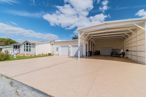 10026 Equity Ave, Dade City, FL 33525-0724