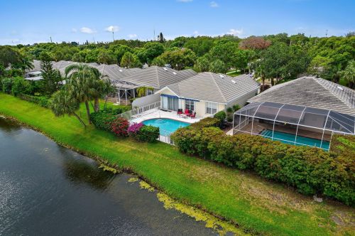 1069 Bedford Ave, West Palm Beach, FL 33403-1125