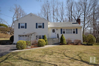 19 Styles Ln, Norwalk, CT 06850-1817