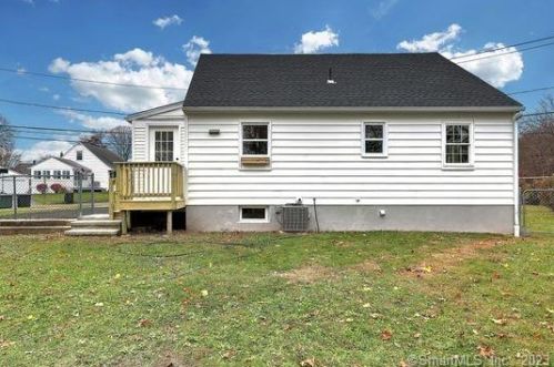 242 Meadowside Rd, Milford CT  06460-4528 exterior