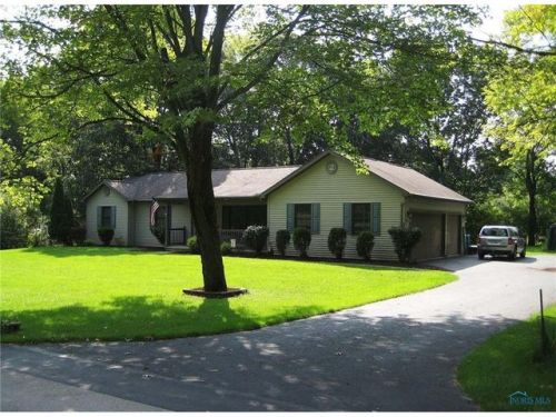 7541 Addler St, Holland, OH 43528-9553