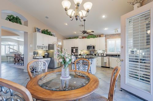 7002 Lone Cactus Dr, Glendale AZ 85308-9508 exterior