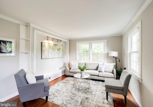 7209 Tyler Ave, Falls Church, VA 22042-1631