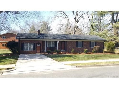 1103 Fulton Dr, Statesville, NC 28677-3337