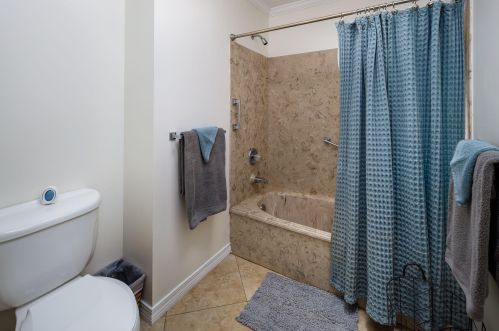 71 Lk Lorraine Cir, Shalimar FL  32579-1617 exterior