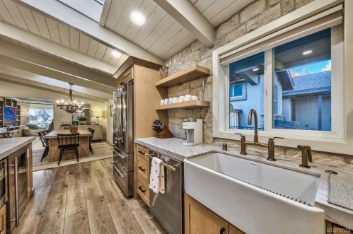 544 Tahoe Keys Blvd, South Lake Tahoe CA  96150-3313 exterior