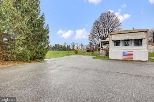 49 Londonderry Ct, Cochranville, PA 19330-9484