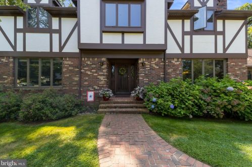 5 Willis Dr, Trenton, NJ 08628-2019