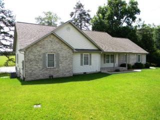 1026 Deer Creek Dr, Crossville, TN 38571-3238