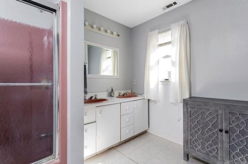 16 Vollmer Ave, Norwalk CT  06851-4132 exterior
