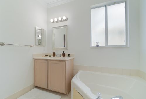 2870 Oasis Dr, Boynton Beach FL  33426-8665 exterior