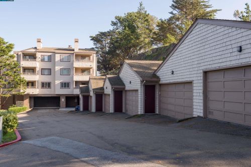 333 Hickey Blvd, Daly City, CA 94015-2771