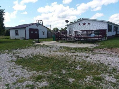 234 Pleasantview Dr, Hughes River, WV 26143-5817