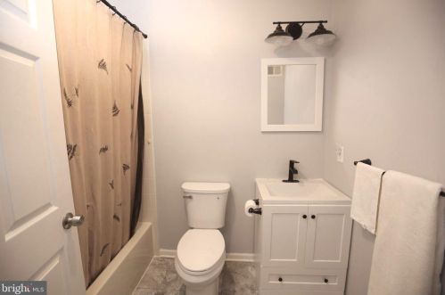 108 Violet Ln, Trenton NJ  08638-2031 exterior