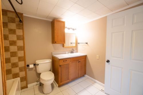 100 Maplewood Ave, Mount Vernon OH  43050-3138 exterior