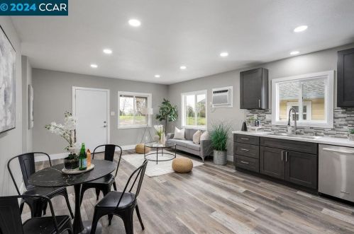 420 8th St, West Pittsburg CA  94565-2632 exterior