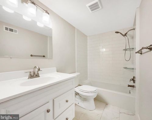 5905 Kingsford Rd, Springfield VA 22152-1130 exterior