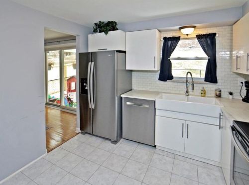 719 Pine Valley Dr, Pittsburgh, PA 15239-2825