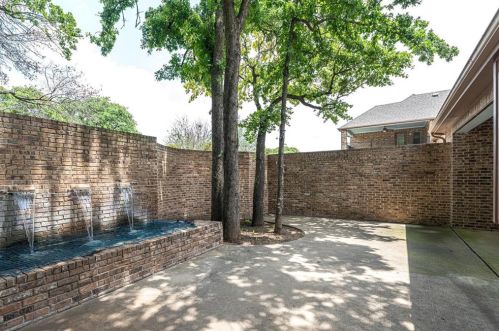 4004 Rothschild Dr, Lewisville TX  75022-5339 exterior