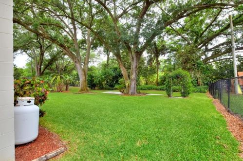 519 Flamingo Dr, Lakeland FL  33803-4825 exterior