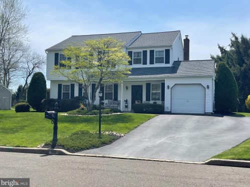 65 Joshua Dr, Southampton, PA 18954-1043