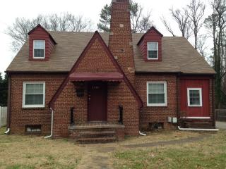 3909 Midlothian Tpke, Richmond VA  23224-1323 exterior