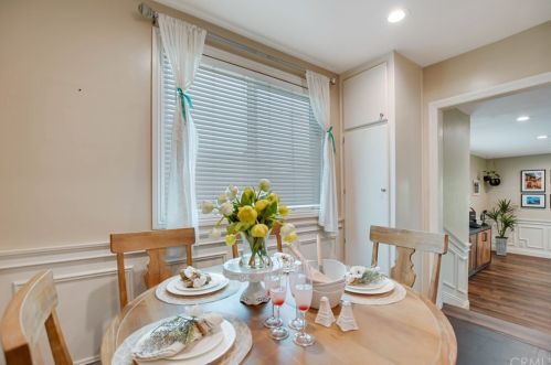 5719 Pennswood Ave, Lakewood CA  90712-1819 exterior