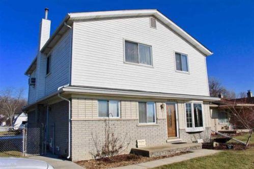 48505 Jefferson Ave, New Baltimore, MI 48047-2209