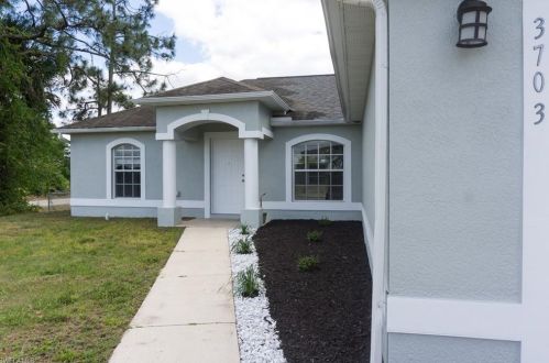 3703 Sunset Rd, Lehigh Acres, FL 33971-5667