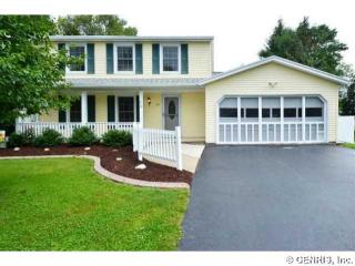 22 Stone Fence Cir, Rochester, NY 14626-3167