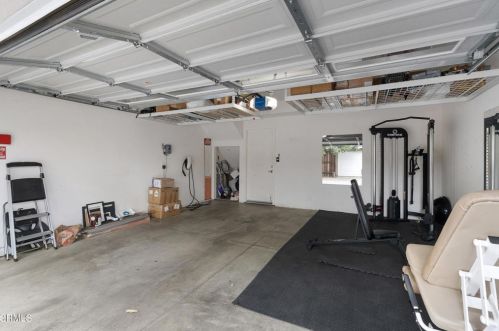 5664 Hazeltine Ave, Van Nuys CA  91423-2832 exterior