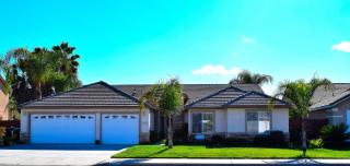 977 Pepper Dr, Hanford, CA 93230-6786