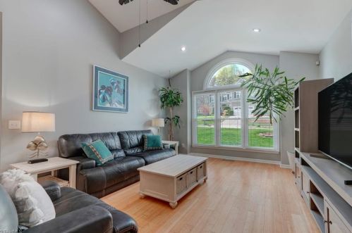 5296 Beechmont Dr, Greensboro NC  27410-9556 exterior