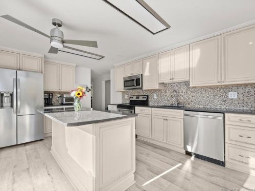 209 Scribner Ave, Norwalk, CT 06854-1315
