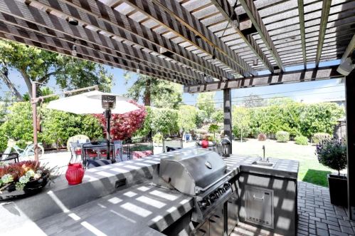 1532 Carmel Dr, San Jose CA  95125-1831 exterior