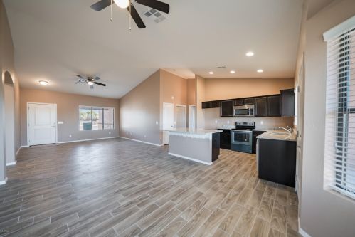 18040 20th St, Phoenix AZ  85022-1704 exterior