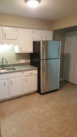 594 Oakwood Dr, Lodi, OH 44254-1272