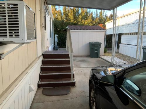 200 Queens Way, West Pittsburg CA  94565-5429 exterior