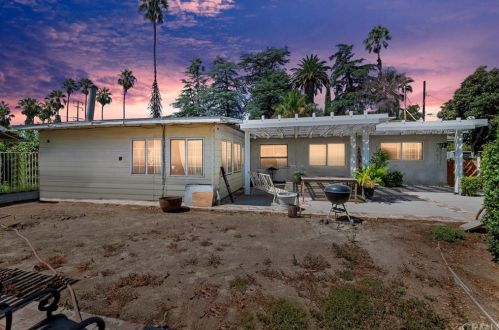 2595 Gibson St, Riverside, CA 92503-6329