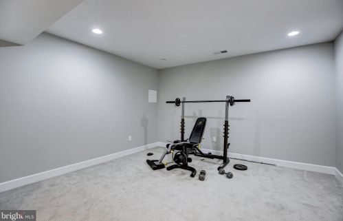 20405 Crimson Pl, Leesburg VA 20175-6362 exterior