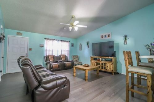 5824 Sea Breeze Ln, Fort Worth TX  76135-2068 exterior