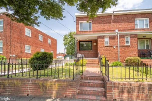 616 Nicholson St, Washington, DC 20011-6226